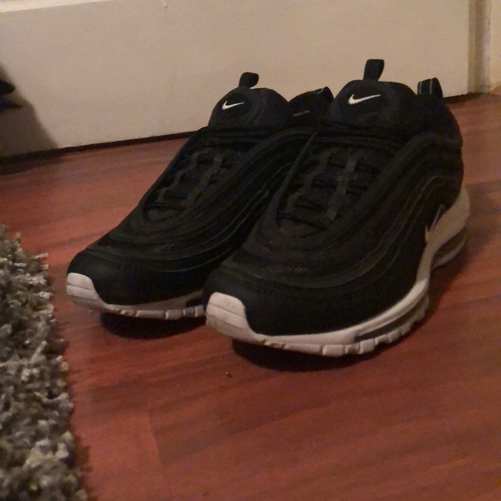 Size 9 Nike Black air max 97s’!